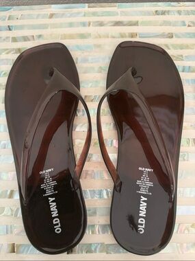 Old Navy Women's Brown Glossy Jelly Flip Flop Sandals